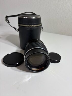M42 Screw Mount Auto Chinon 135mm f/2.8 Standard Lens with Case